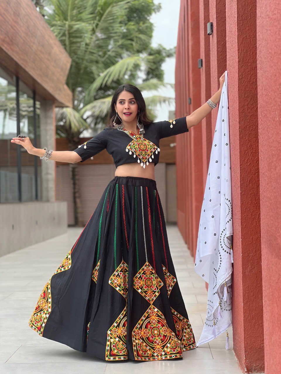 NAVRATRI SPECIAL Lehenga Choli π₯’ β¨ Gamthi Work with Real Mirror & Digital Printed Dupatta β¨ 6 Meter Big Flair β Perfect for Garba & Navratri Nights π